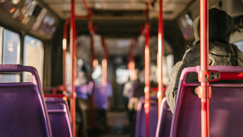 En bus et en navette