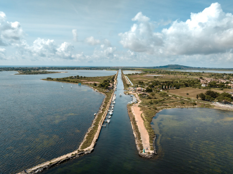 La pointe des Onglous et le canal du Midi à Marseillan